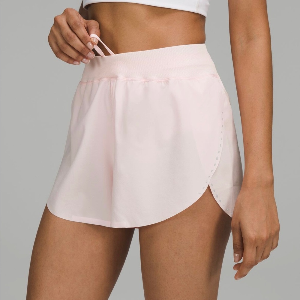 Lululemon Find Your Pace 3” Shorts Size 6